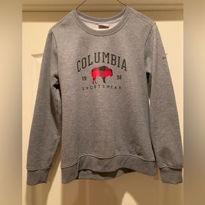 Size medium ( fits like small)  gray Columbia sweatshirt. Like new, worn once.